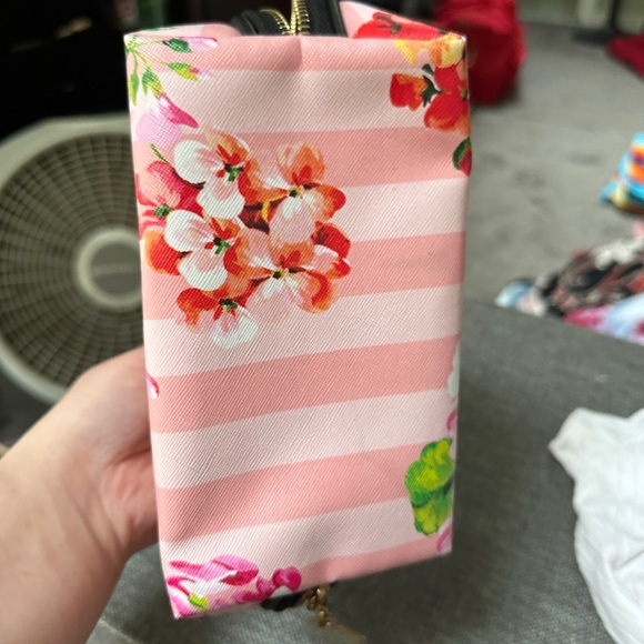 Cosmetic case - Picture 7 of 10